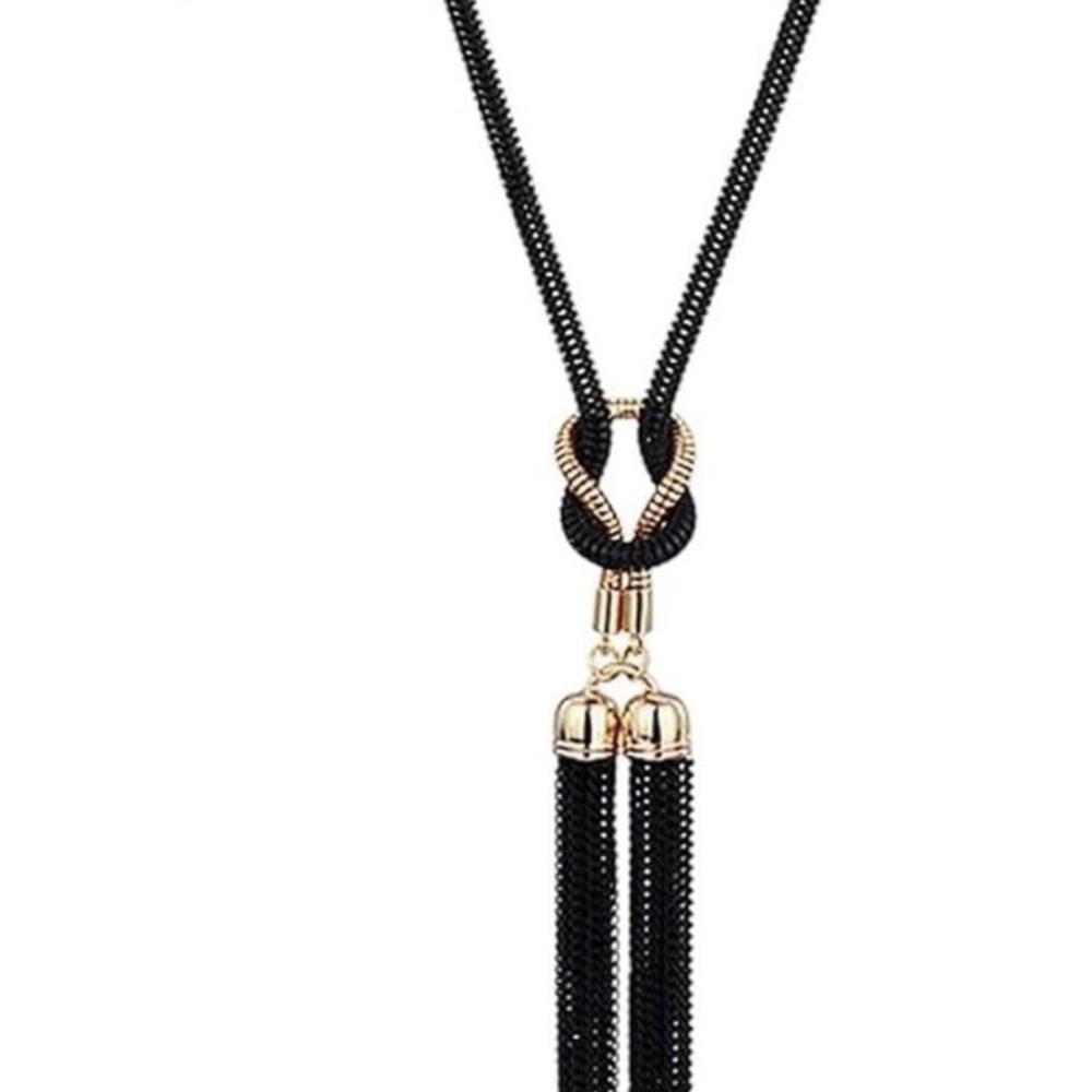 Elegant Black and Gold Necklace
